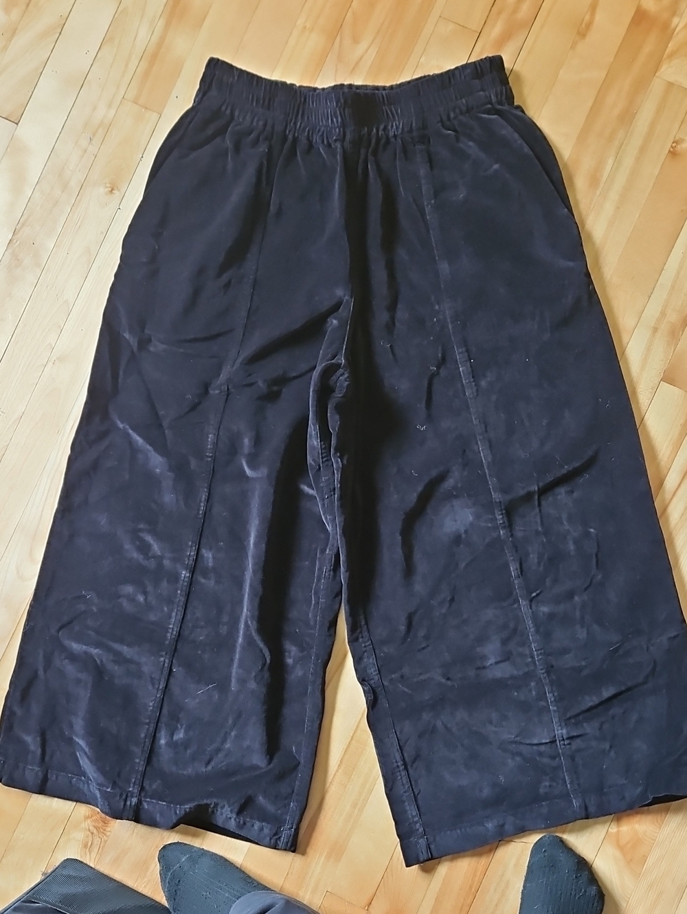 NAIF Black Crop Wide-Leg Pull-On Pants - Picture 10 of 11